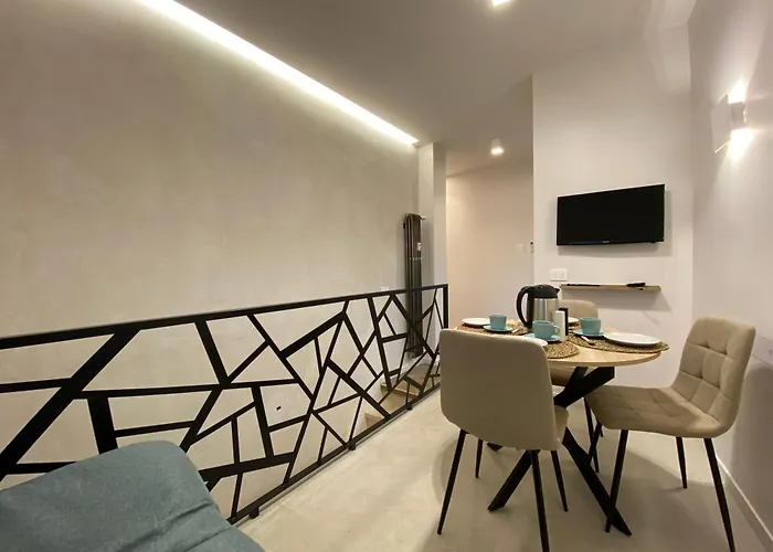 Ghirlanda House * Rome